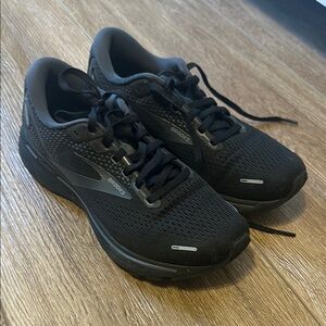 Brooks women’s Black Running Shoes